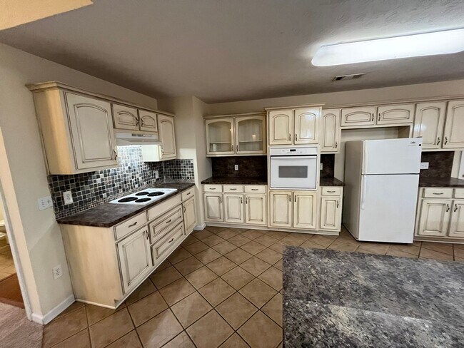 Photo - Luxury Living, Redefined. Apply Today!