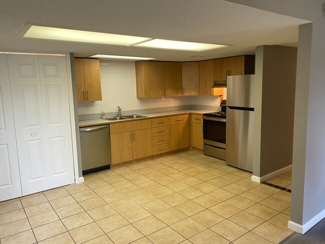Photo - 757 Grant St