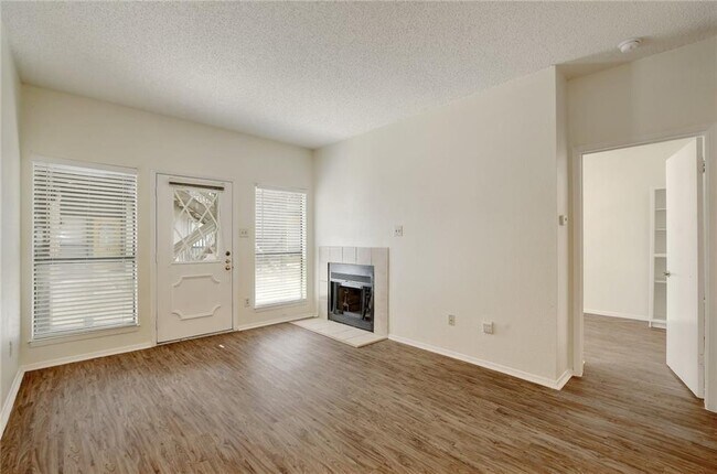 Photo - 806 W 24th St Unit 122