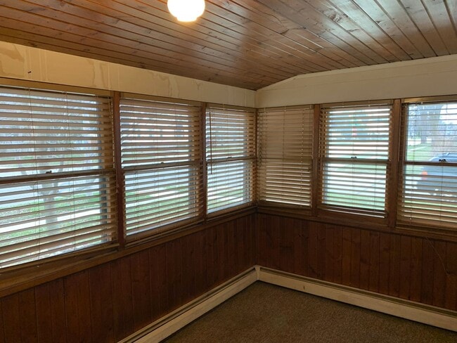 Photo - Pet Friendly 3 Bedroom Home