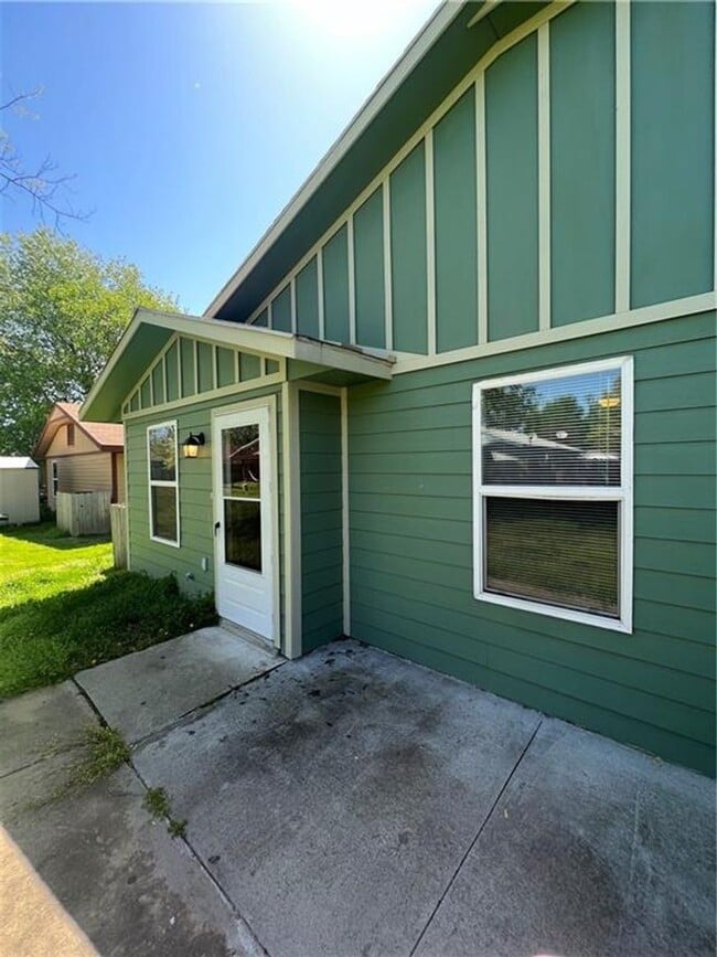 Building Photo - 2008 Cypress Pl Unit C Rental
