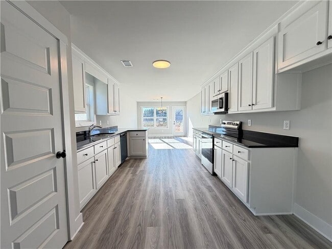 Photo - 106 Charlie Wy