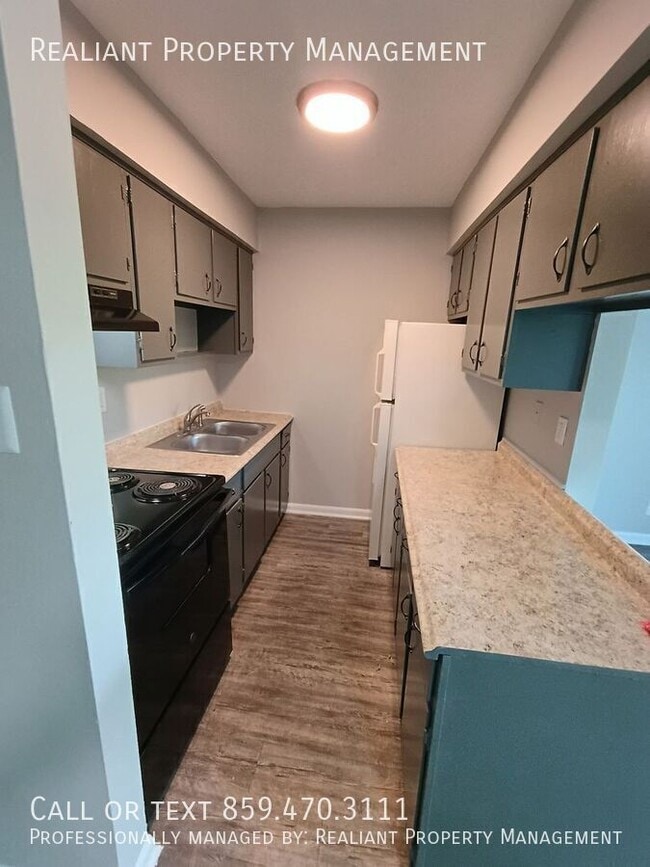 Photo - 2021 Cambridge Dr Unit 44