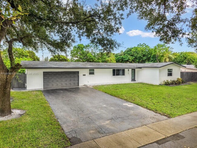 Photo - 740 Beachwood Ln