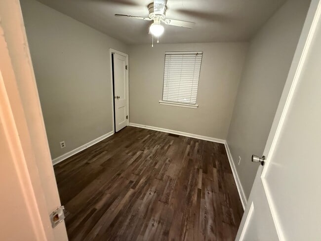 Building Photo - 861 N 11th St Unit 1