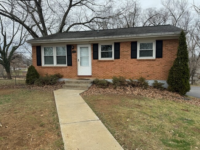 Building Photo - 2816 Idlewild Blvd NE Rental