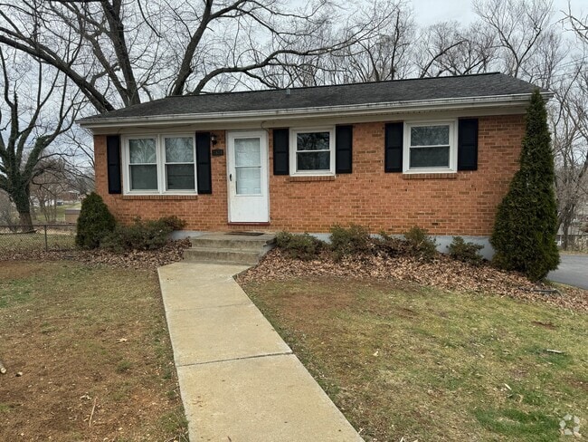Building Photo - 2816 Idlewild Blvd NE Rental