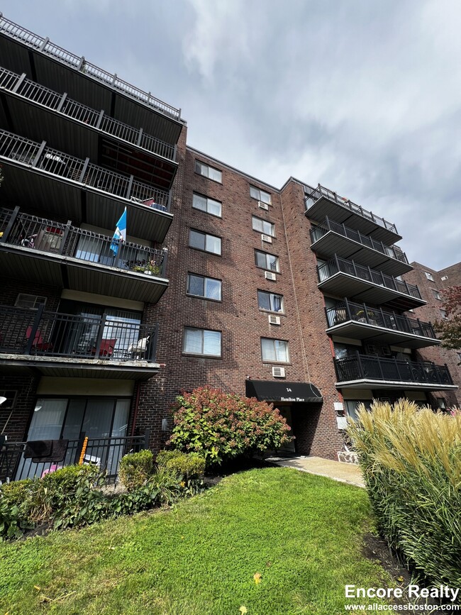 Building Photo - 24 Whites Ave Unit 16