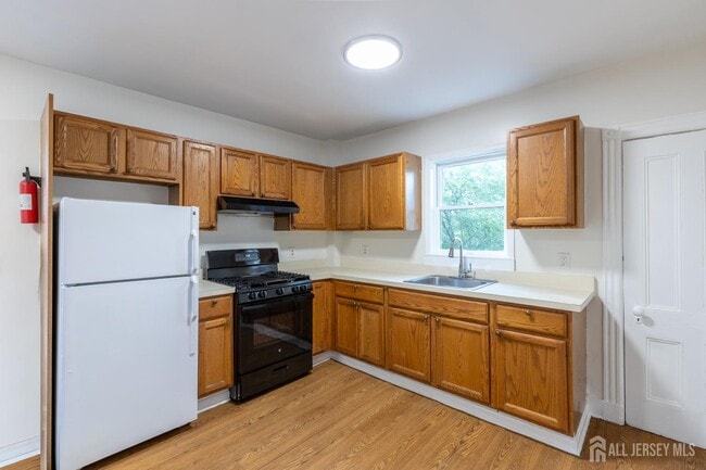 348 Front St Unit 2