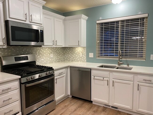 Photo - 2011 SW Reunion Cir