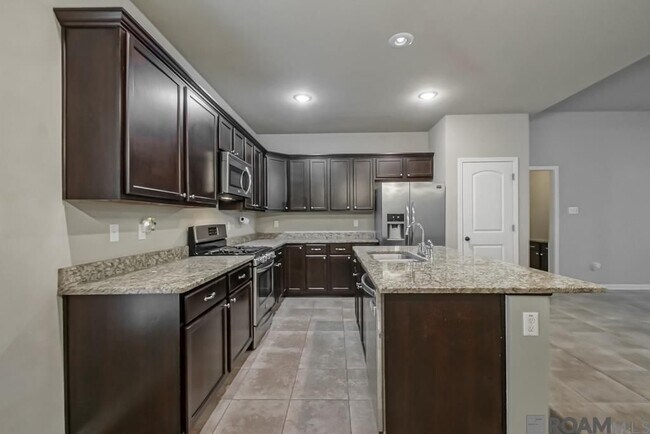 Photo - 641 Greenwich Dr