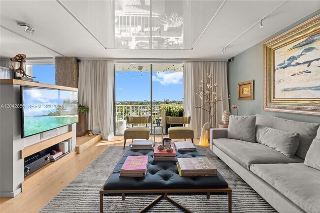 Photo - 2350 NE 135th St Unidad 808