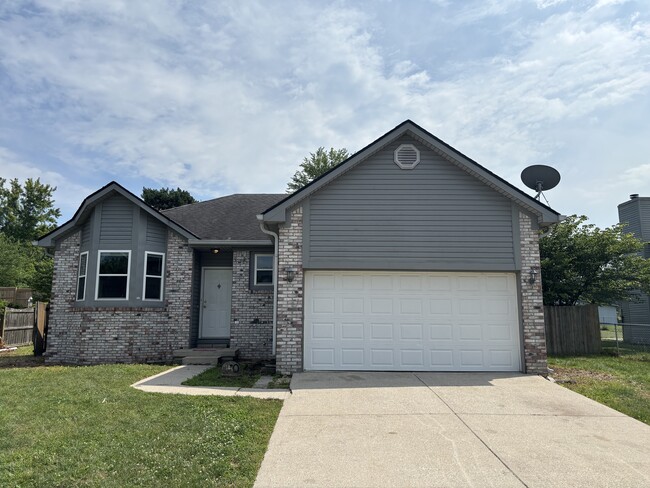 Photo - 950 Deer Field Dr House