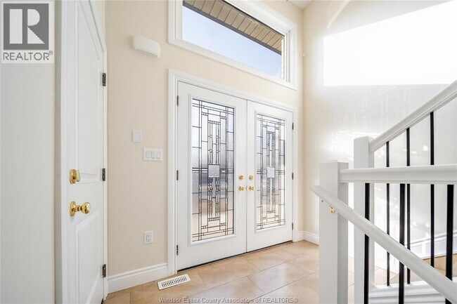 Photo - 1294 Tourangeau Rd