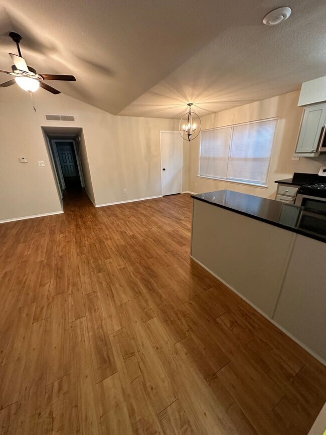 Photo - LIVINGSTON2709-11 Unit 2711