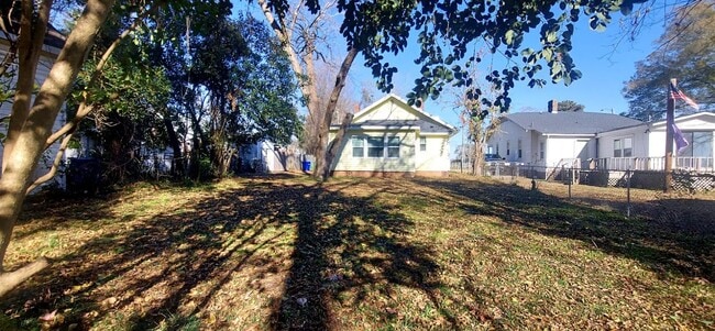 Photo - 509 W 3rd St