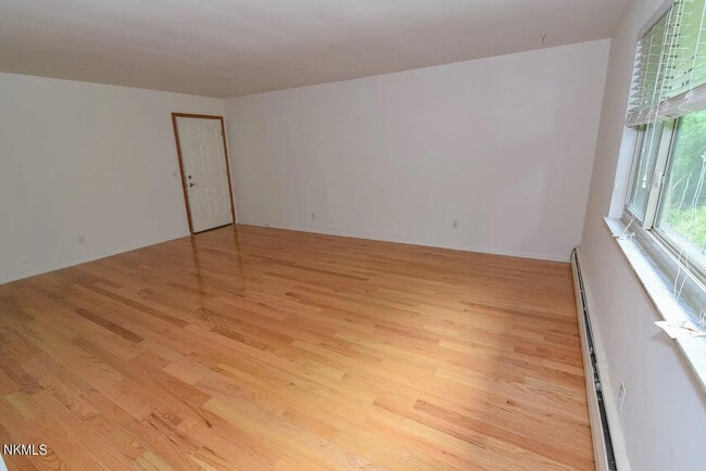Photo - 933-937 Highland Ave