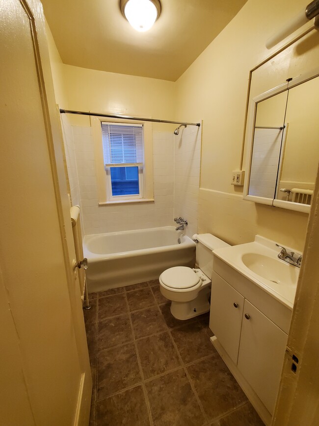 Bathroom - Berkeley Court
