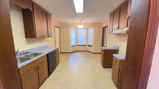 Photo - 103 Valley Creek Dr