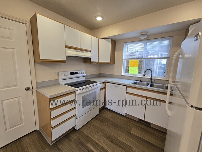 Photo - 1885 N Allumbaugh St