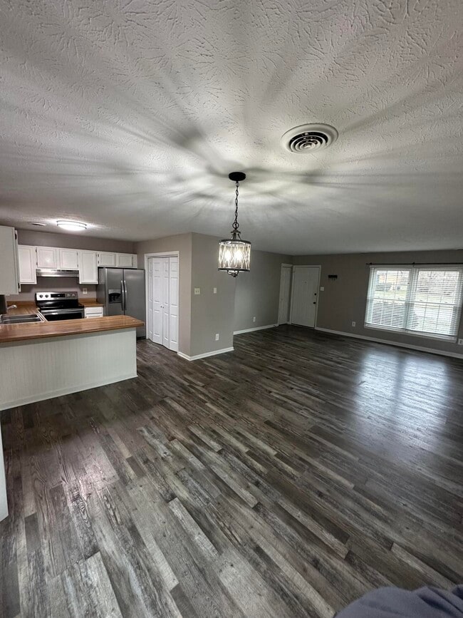 Photo - 813 Pocahontas Trail