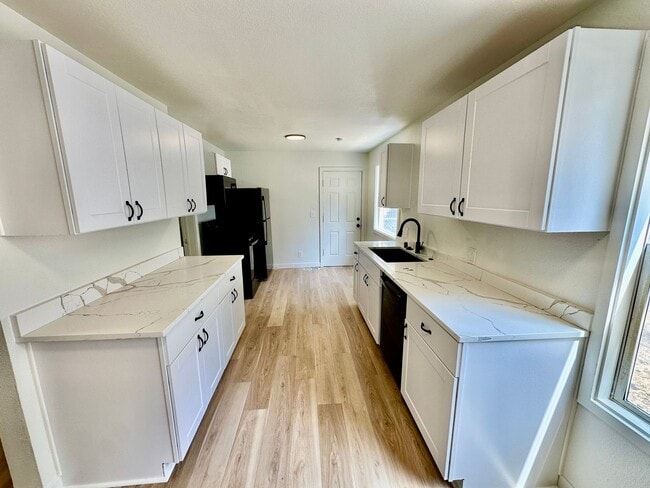 Photo - 2022 W Dean Ave Unit Apt 1