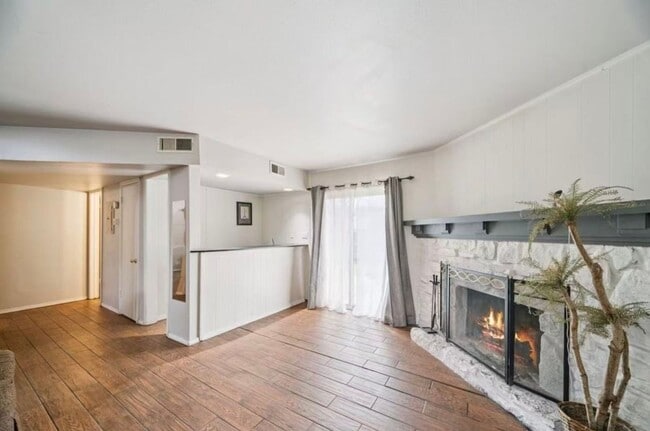 Photo - Charming 3BR Condo in Tulsa Unit LABS 4614 E 68th St - 57991117334