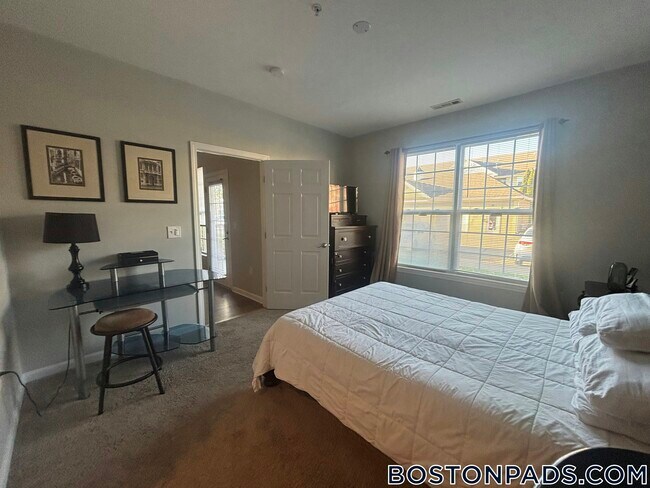 Photo - 311 Lowell St Unidad 1217