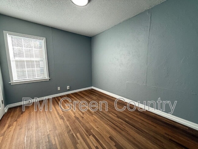 Photo - 2626 W 48th St