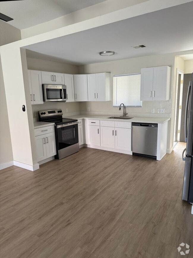 Building Photo - 2/2  Town-homes in Central Phoenix!!