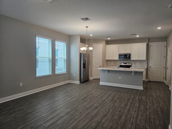 Photo - Coming Soon! Beautiful and Spacious 3 bedroom 2 bath Townhome With a Split Floor Plan in Winter G...