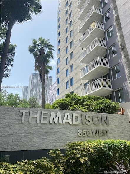 Building Photo - 800 N Miami Ave Unit E505 Rental