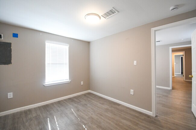 Photo - 411 W 29th Ave