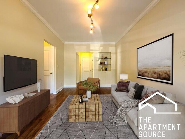 Photo - 736 W Addison St