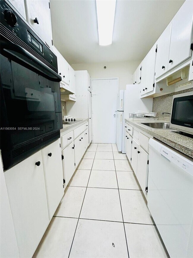 Photo - 100 Lincoln Rd Unit 1241