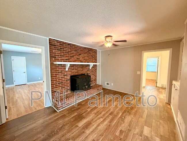 Photo - 1727 Sandra Dr