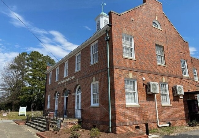 Photo - 632 Roanoke Ave Unit 102