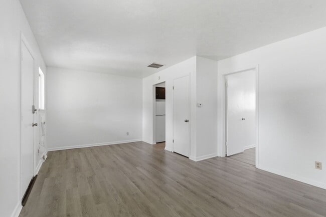 1025 W Washita St Unit 2