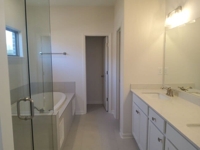 Photo - 190 Green Willow Dr