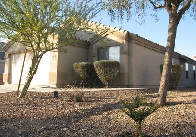 4 Bedroom, 2 Bath Coming 07/01/25! - 4 Bedroom, 2 Bath Coming 07/01/25! House