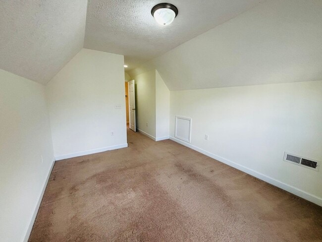 1030-1060 - Elk Drive