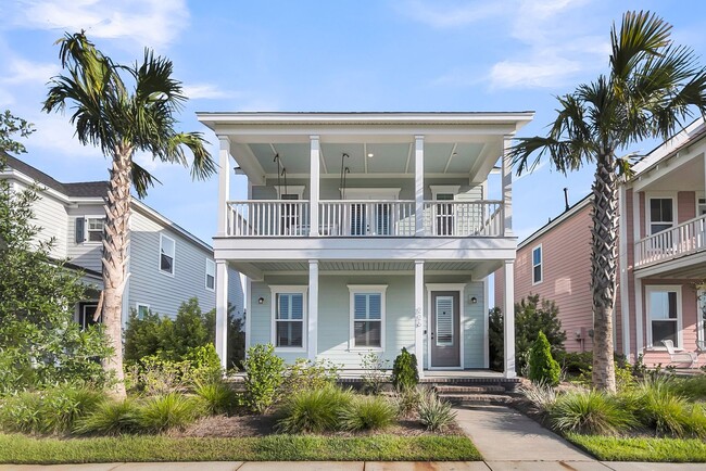 Building Photo - Beautiful 3 Bedrooms, 3.5 Bathrooms Home i...