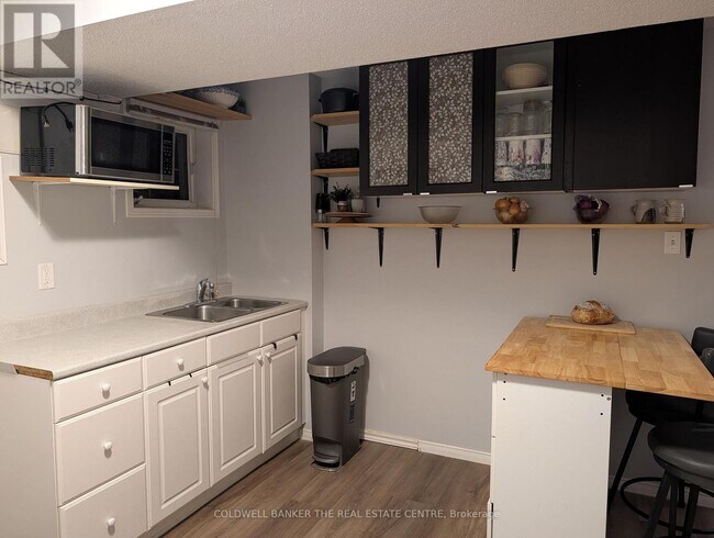 Photo - 64 Athabaska Rd