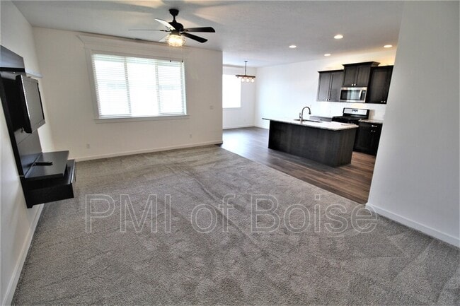 Photo - 2080 S Hills Ave.