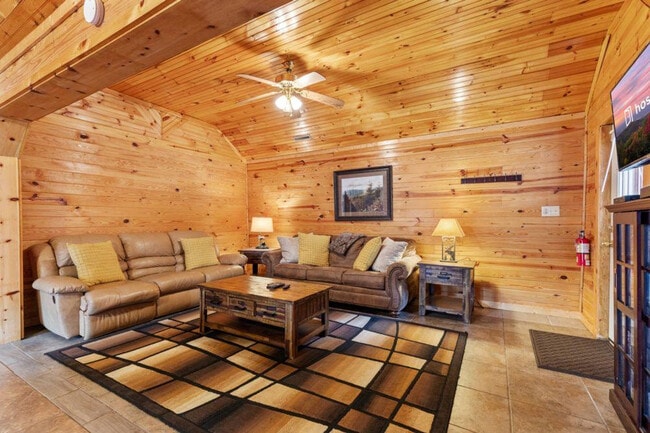 Building Photo - 4040 Hickory Hollow Way Rental