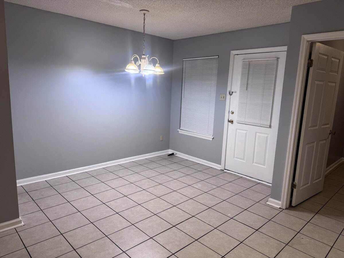 Photo - 2313 Friar Tuck Ln