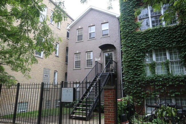 Photo - 1443 W Cortez St Apartments Unit 1