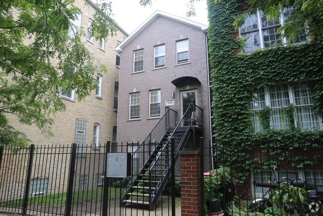 Building Photo - 1443 W Cortez St Unit 1 Rental