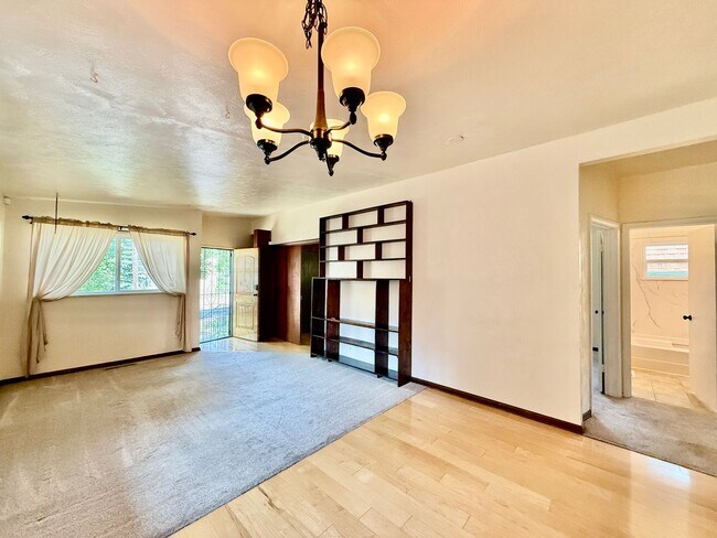 Photo - Charming 2-Bed Home in Middle Shooks Run — Utilities Included