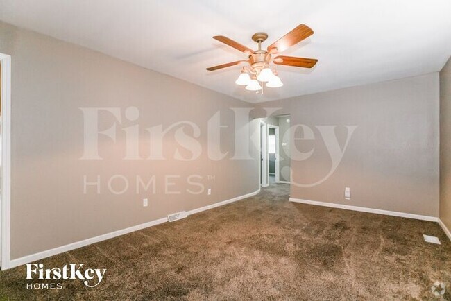Building Photo - 2 NE Ferrell Ln Rental